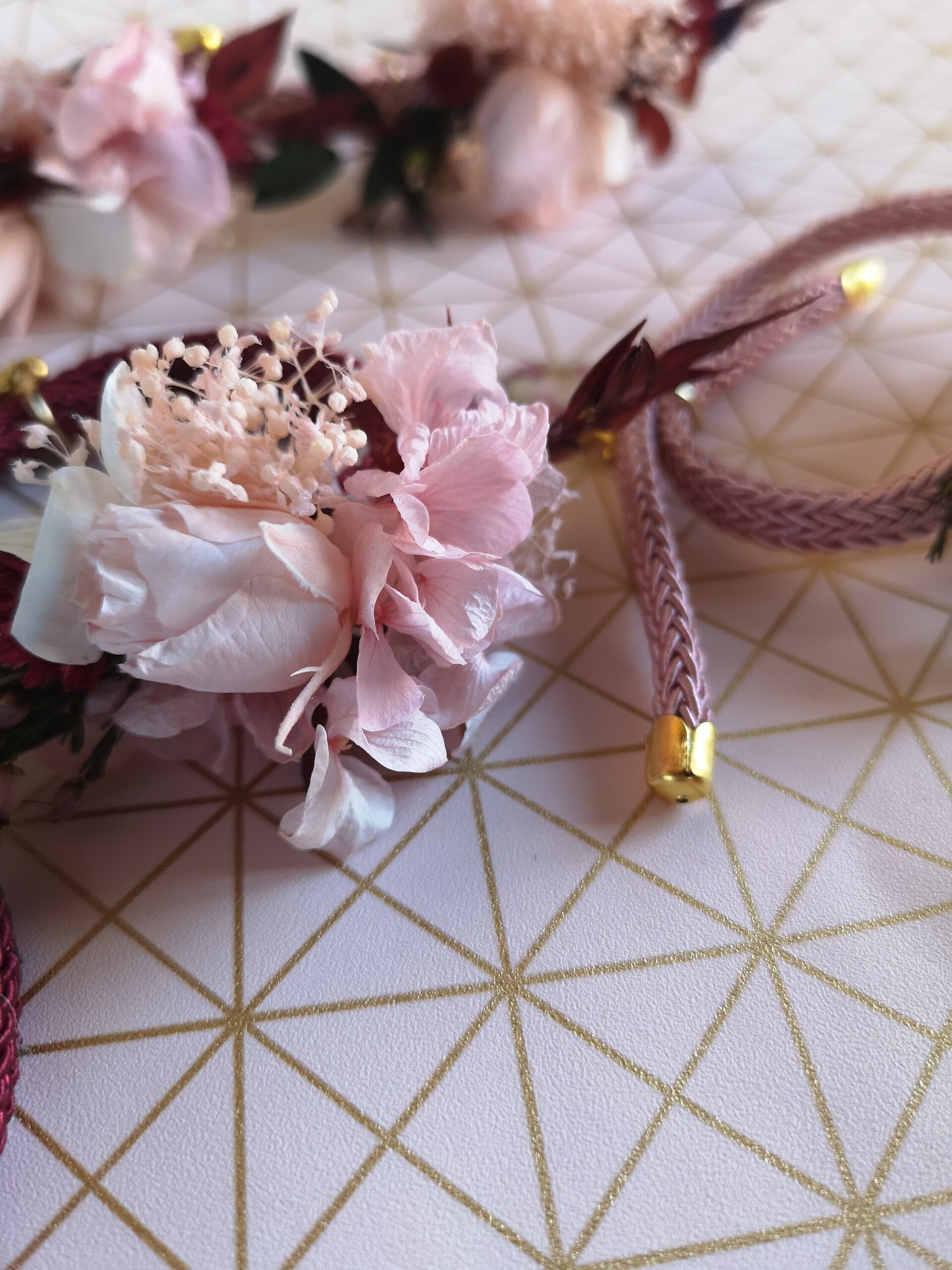 PULSERA FLORES PRESERVADAS con INICIAL - 5